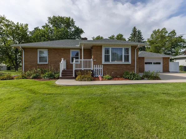 231 E College St, Kewanee, IL 61443