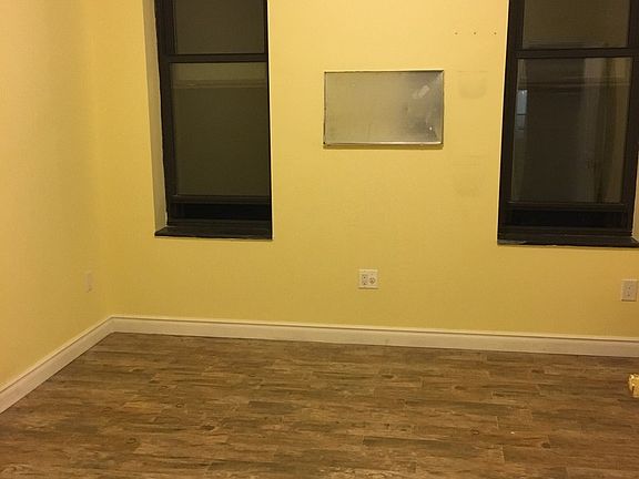 4th image of 2581 44th St #2