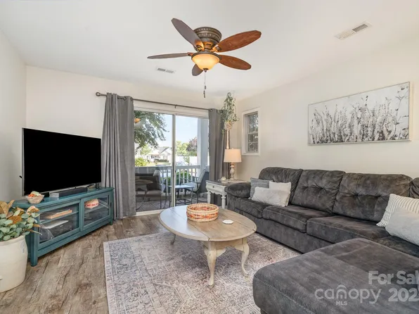 3954 Town Center Rd, Harrisburg, NC 28075