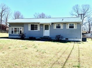 402 Oakwood Rd, Tullahoma, TN 37388