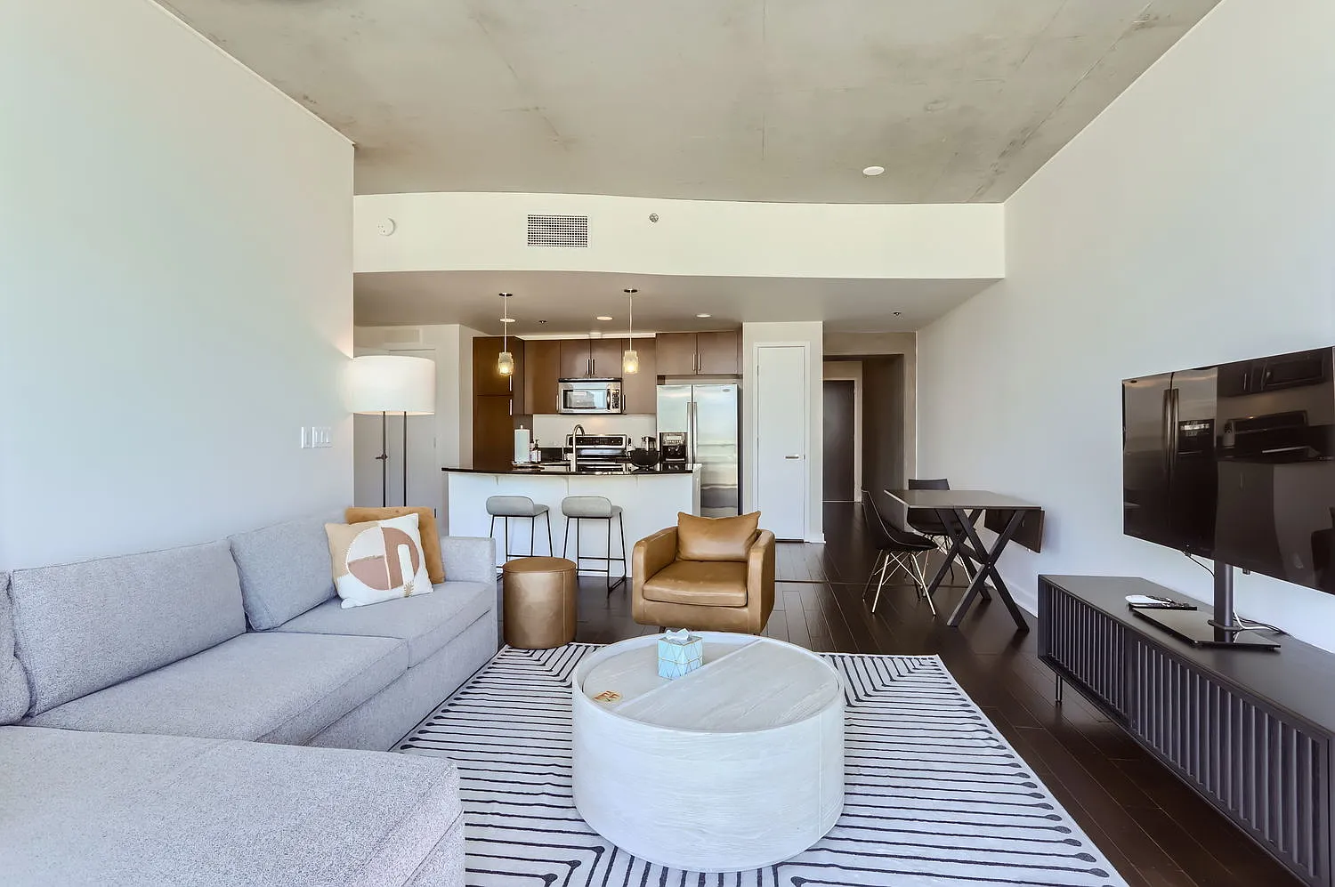 1 bed, 809 sqft, $2,500 — Photo 4