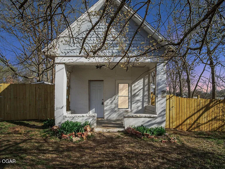 703 Joplin St — Photo 1