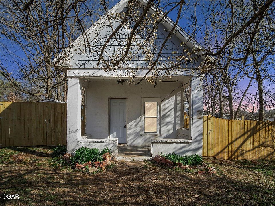 1st image of 703 Joplin St
