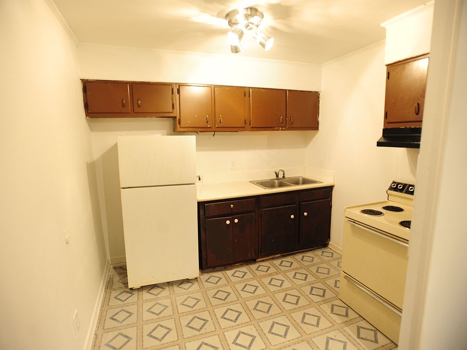 2nd image of 1109 W Academy St APT 3