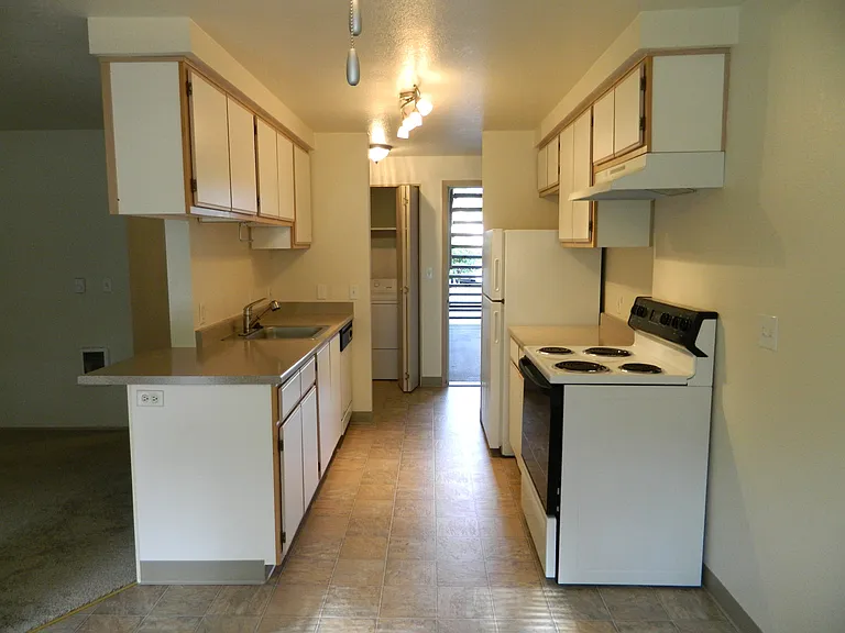 Springwater Trail Apartments — Photo 10