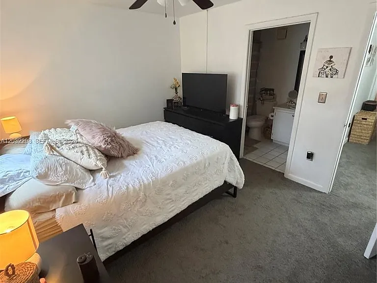 9495 Palm Cir N #9495 — Photo 10