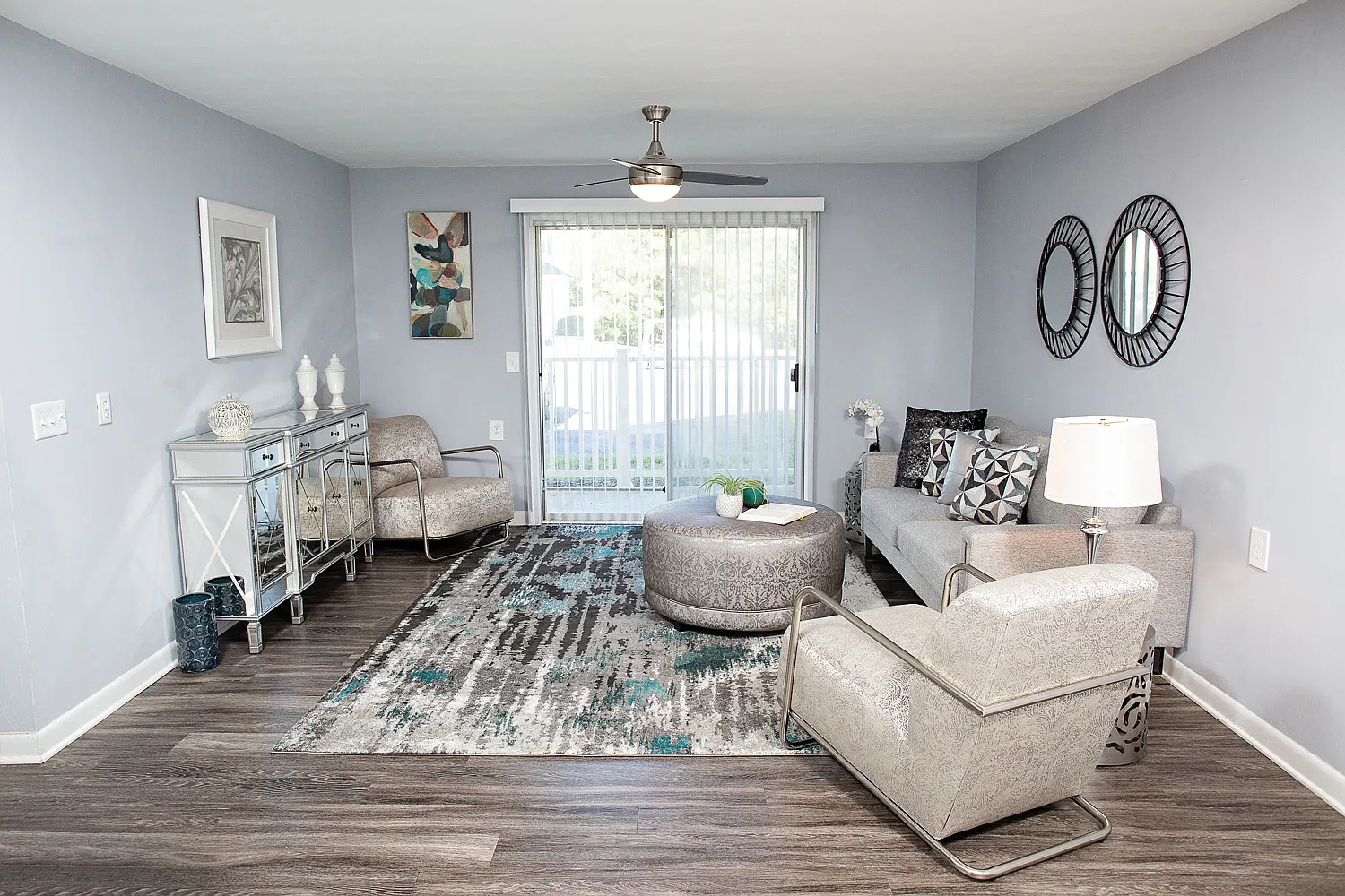Crabtree Crossing Apartments and Townhomes — Photo 3