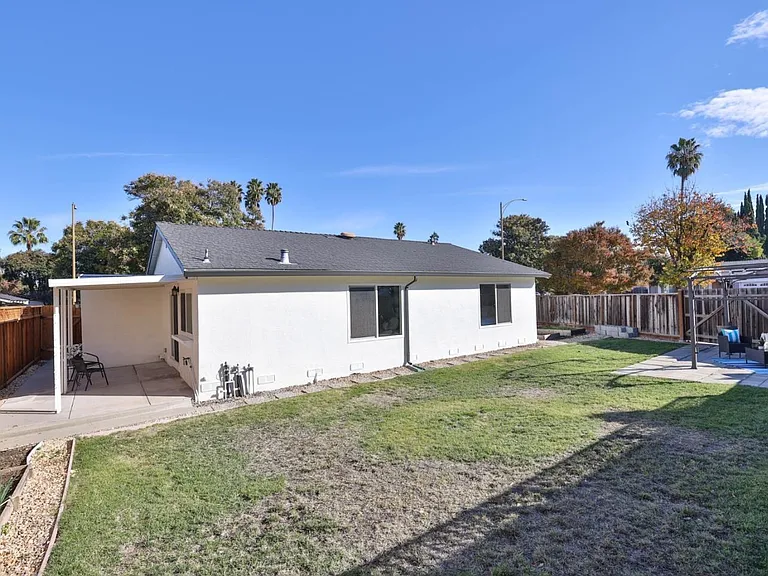 310 Curie Dr — Photo 13