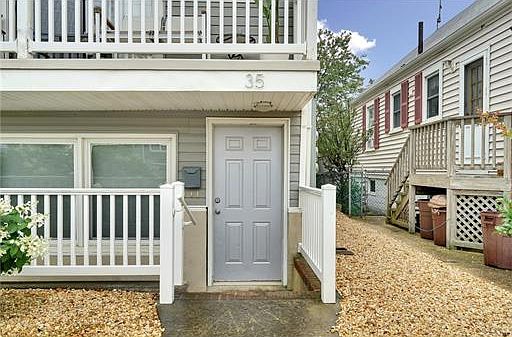 4th image of 35 Farragut Ave