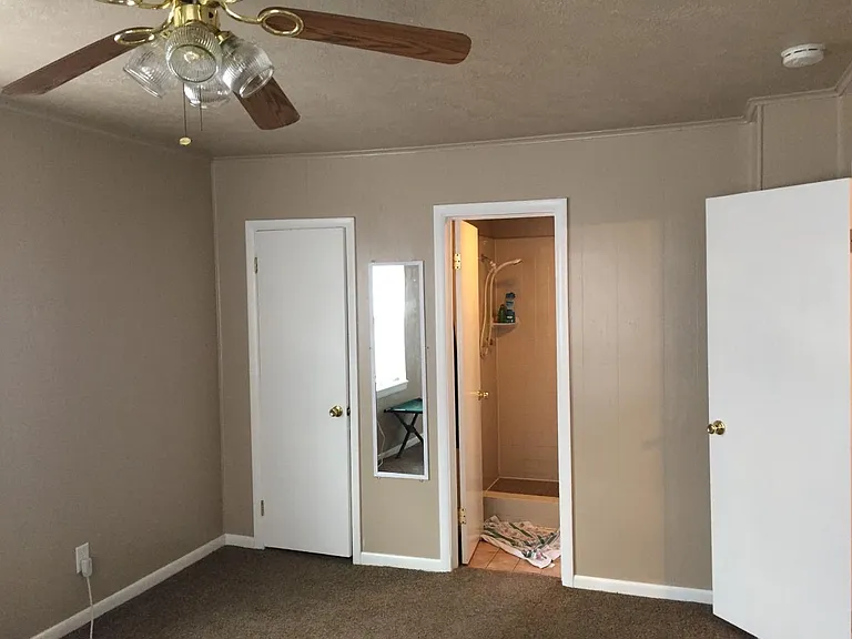 102 W Linn St #2 — Photo 7