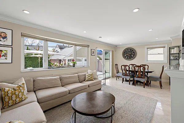 Sold by Nest Seekers International | media 7