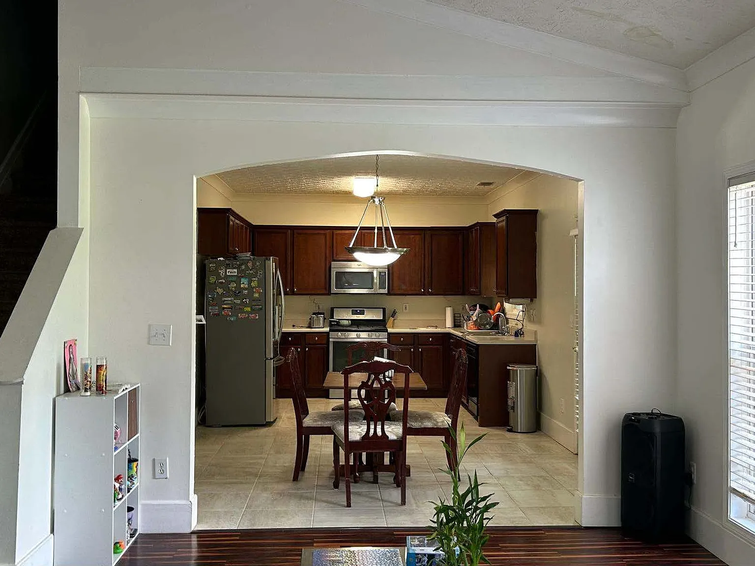 3 bed, 2.5 bath, 1628 sqft, $2,000 — Photo 3