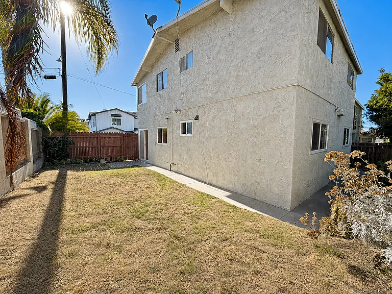 2401 Marshallfield Ln #KA — Photo 12