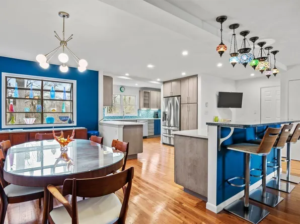 15 Manistee Lane, East Islip, NY 11730