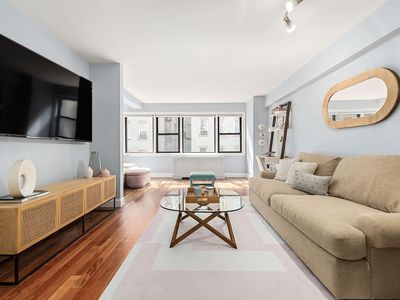 220 E 67th St APT 3B, New York, NY, 10065