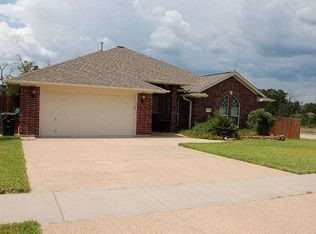 1521 Hunter Creek Dr, College Station, TX 77845