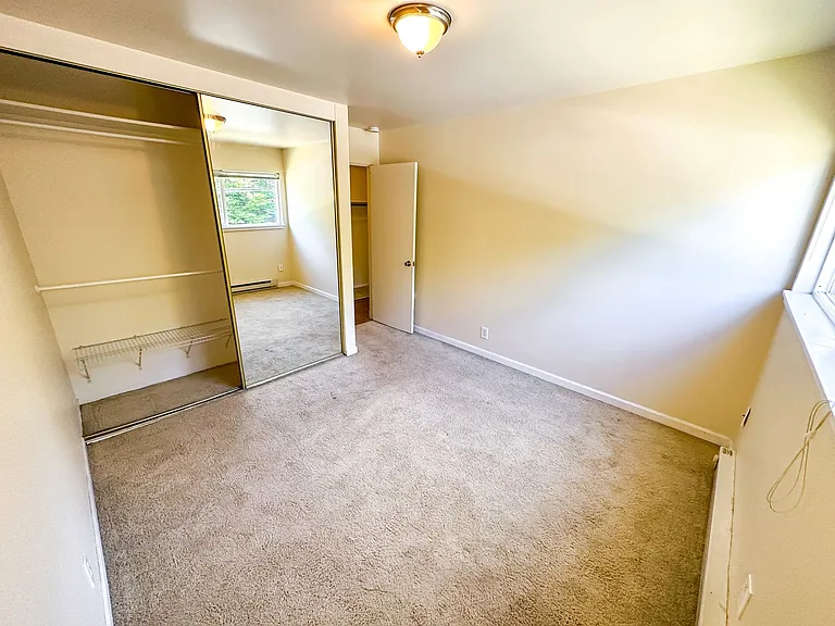 424 19th Ave E — Photo 21