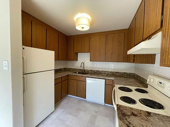 2nd image of 400 Anza St #402