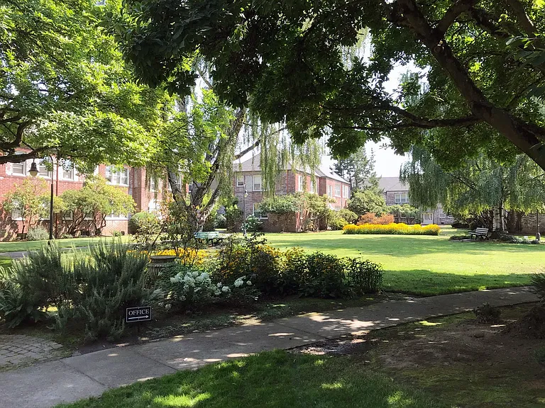 Parkview Apartments — Photo 10
