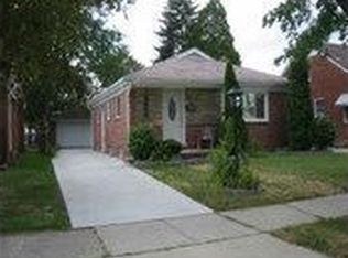 1262 11th St, Wyandotte, MI 48192