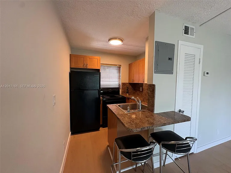 3212 NE 7th Pl #10 — Photo 4