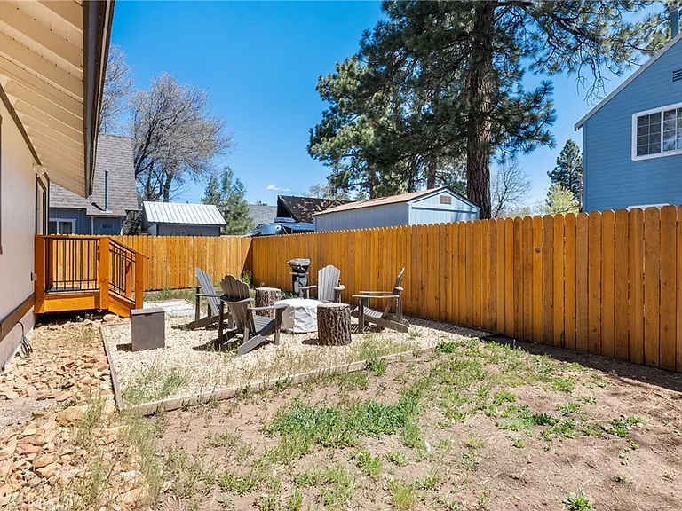 531 Santa Barbara Ave — Photo 17