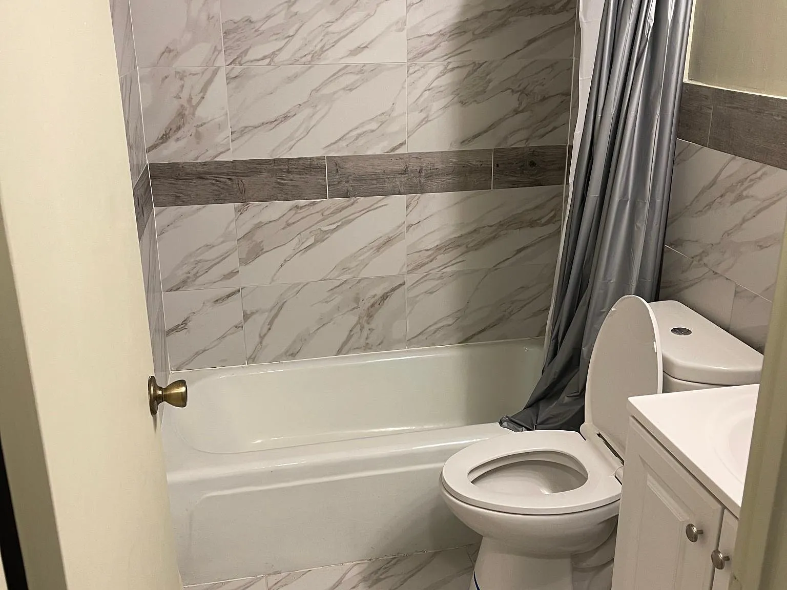 Studio, 600 sqft, $1,200 — Photo 4