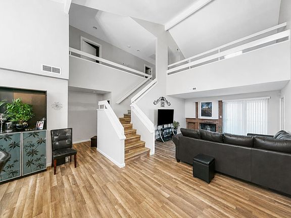 5th image of 1425 W Swain Rd #13