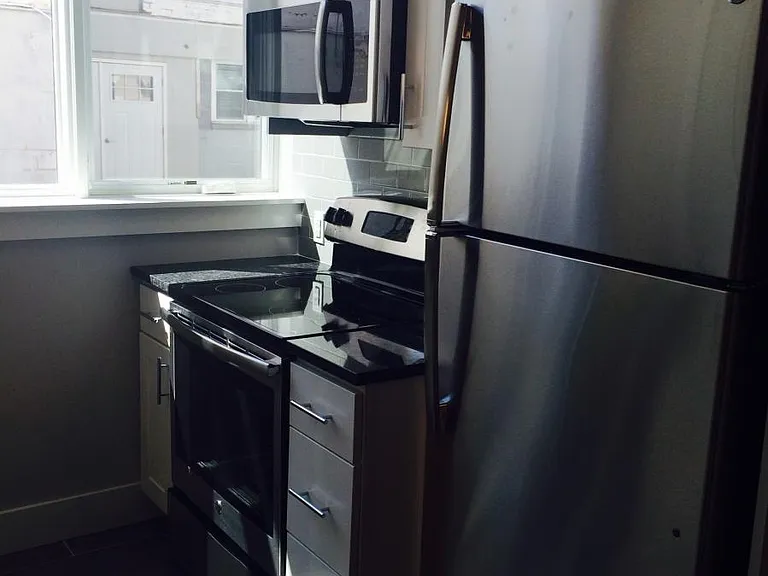 4 E Athens Ave #105 — Photo 2