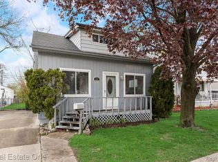 310 Massoit St, Clawson, MI 48017