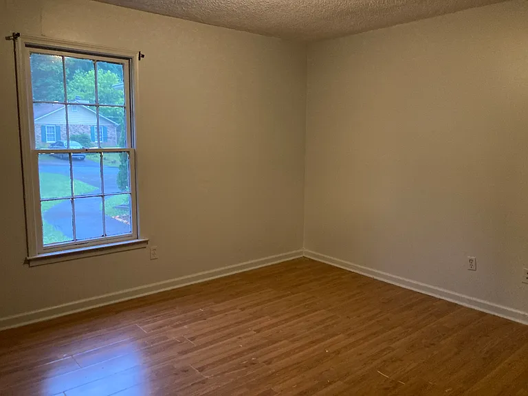 495 Holly Ridge Dr #B — Photo 6