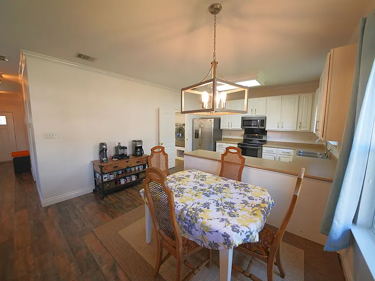 136 Earhart Ln — Photo 19