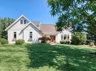 8784 Willow View Ct, Jenison, MI 49428