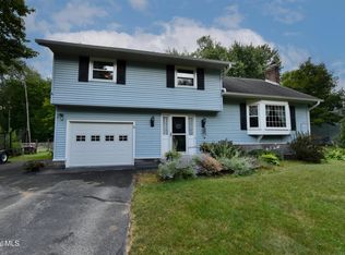 6 Gretel Ter, Ballston Lake, NY 12019