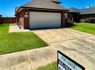 1106 SW 25th St, Moore, OK 73170