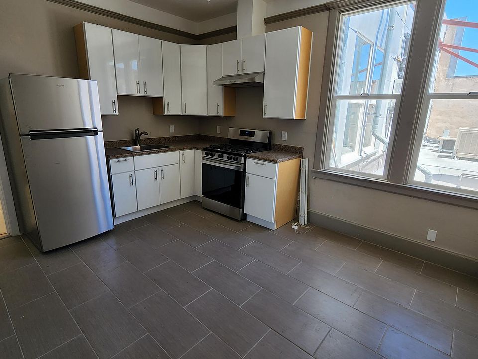 2nd image of 3209 International Blvd #5