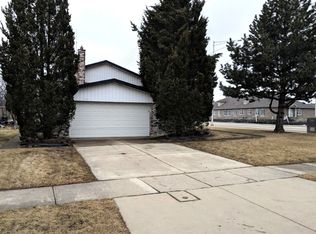 1751 W Woodland Ave, Addison, IL 60101