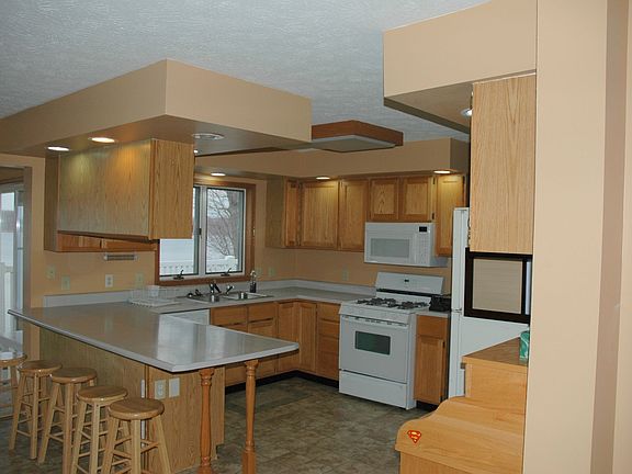 4th image of 22030 Wagon Wheel Ln