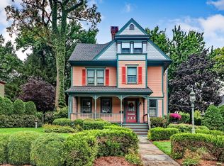 11 Pittsfield St, Cranford, NJ 07016