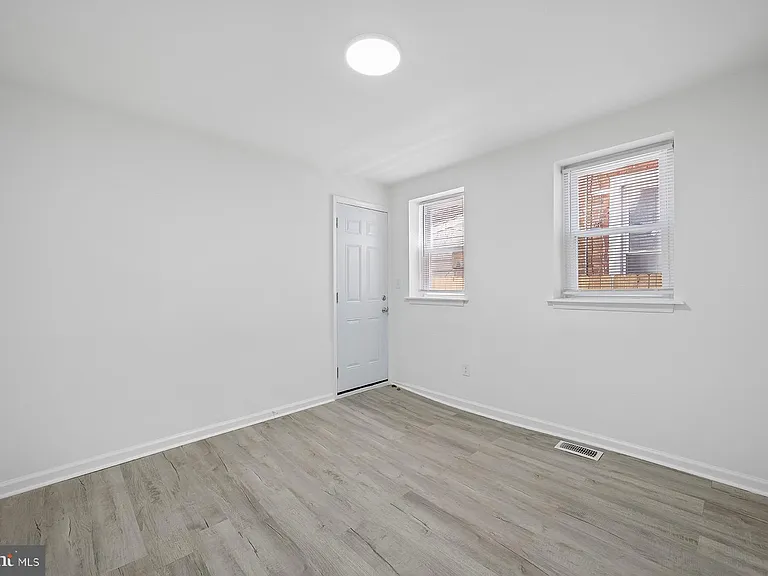 5829 Crittenden St — Photo 17