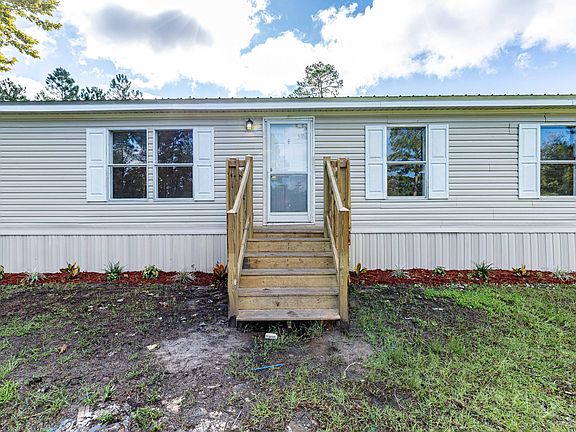 3rd image of 2195 Daffodil Ave