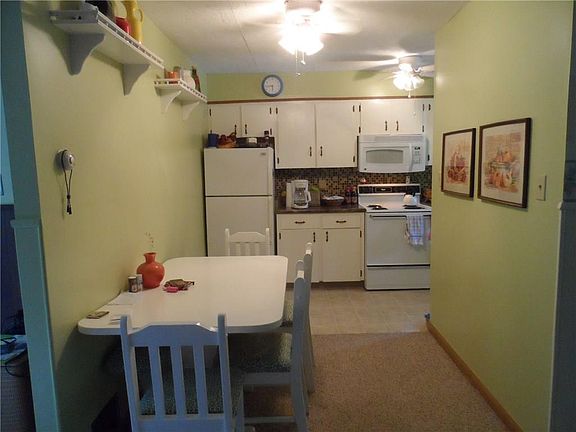 3rd image of 2315 Hickory Dr