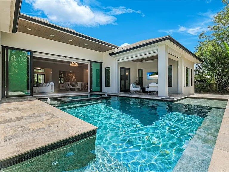 760 Park Shore Dr — Photo 30