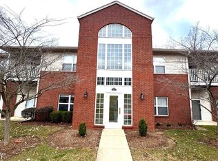 9210 Hawthorne Pointe Dr UNIT 101, Louisville, KY 40272
