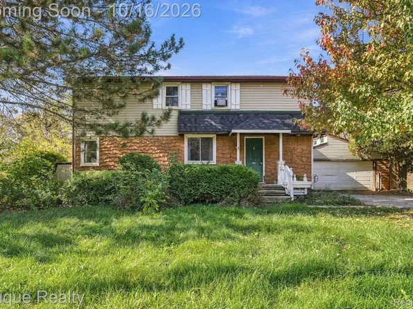 67 Gray Rd, Lapeer, MI 48446