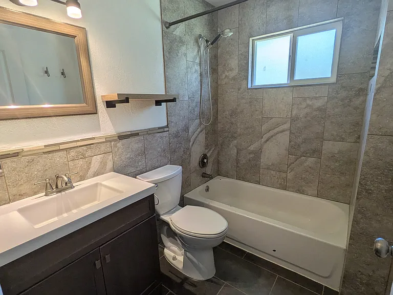10143 De Soto Way — Photo 8