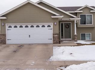 5287 Castleview Dr NW, Rochester, MN 55901