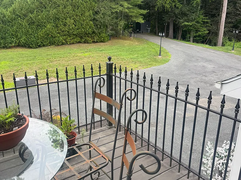 7 Oak Knoll Dr #W — Photo 10