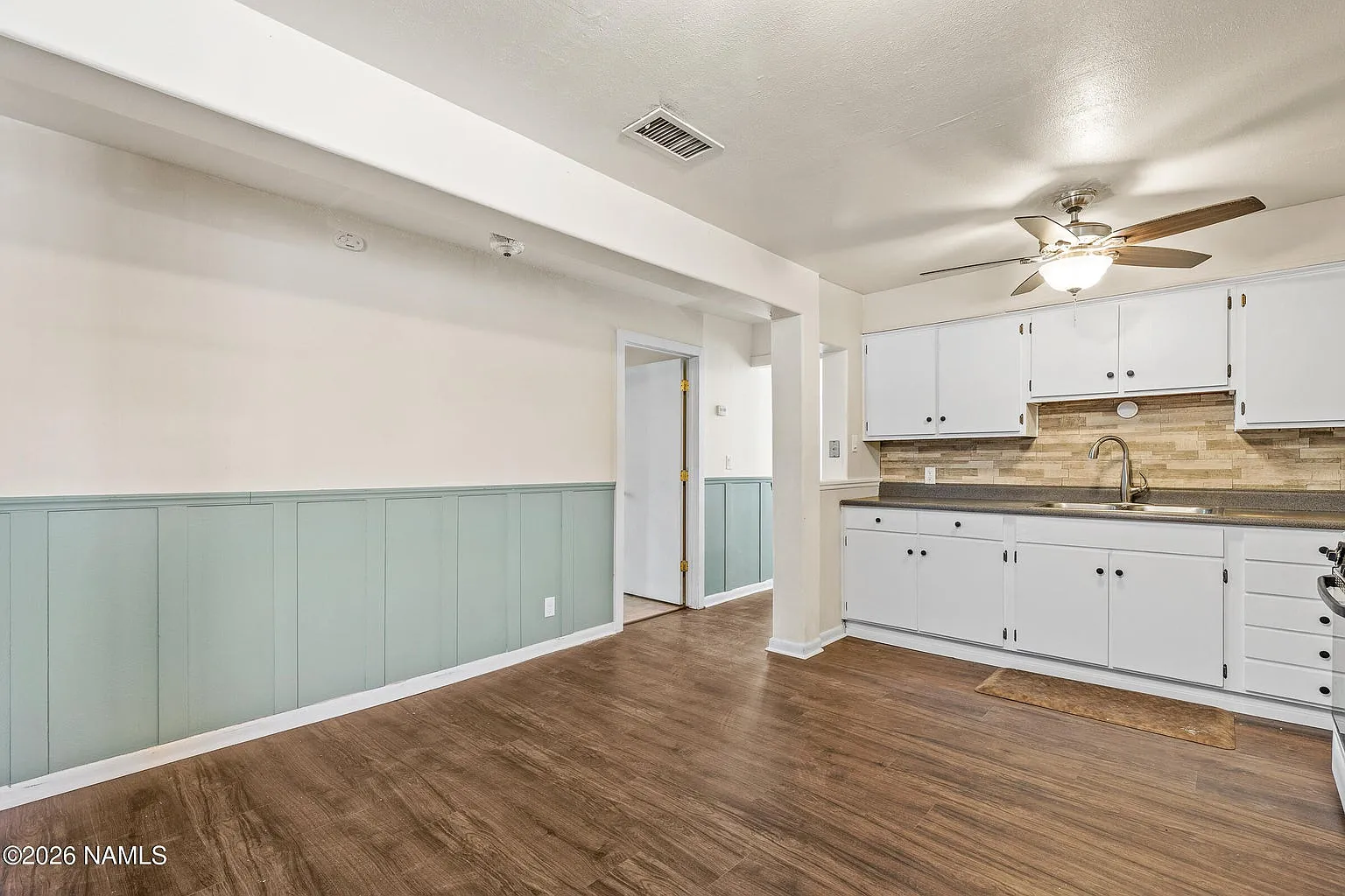 3 bed, 1226 sqft, $2,450 — Photo 3