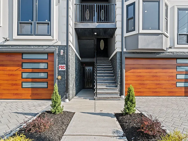 51 Bedford Ave #2A — Photo 3